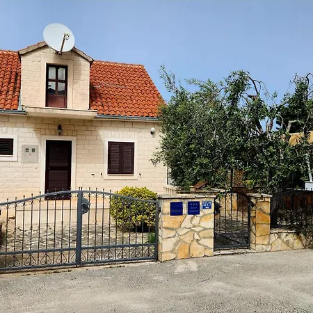 Apartment Jela Splitska