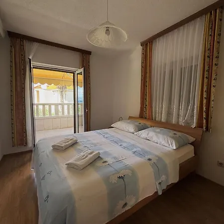 Apartment Jela *