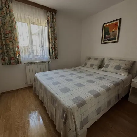 Apartment Jela *