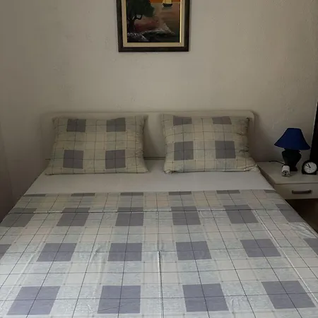 Jela Apartment Splitska